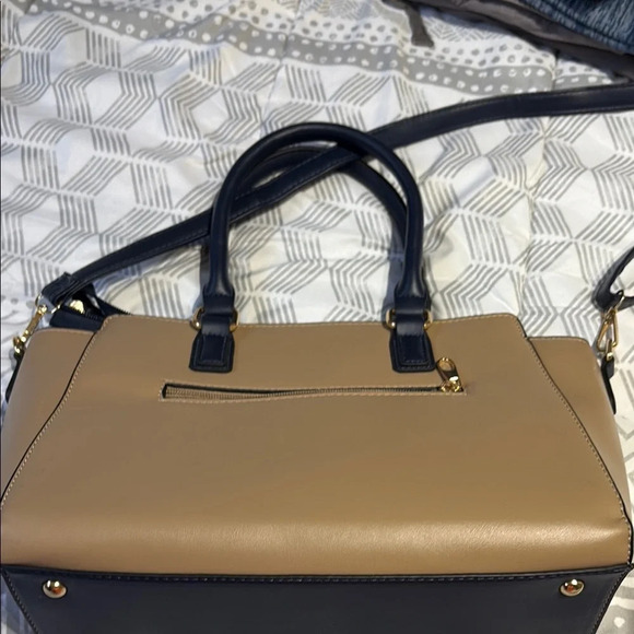 Beverly Hills Polo Club Tan and Black Satchel with Leather Handles - Picture 4 of 7